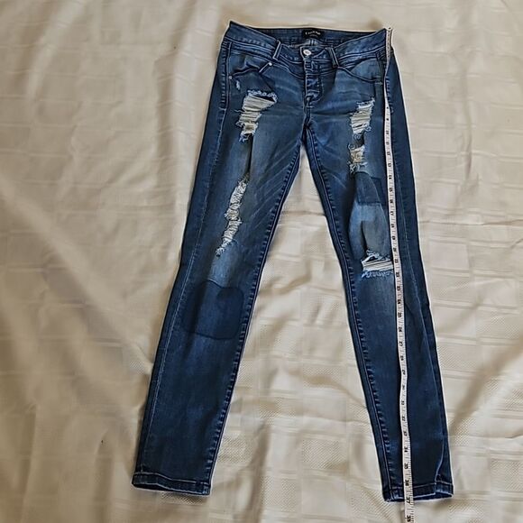 Bebe Women's Distressed Denim Jean 27 Light Blue Washed - Picture 11 of 16